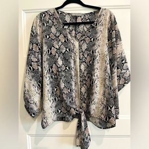 Women’s 3/4 sleeve blouse